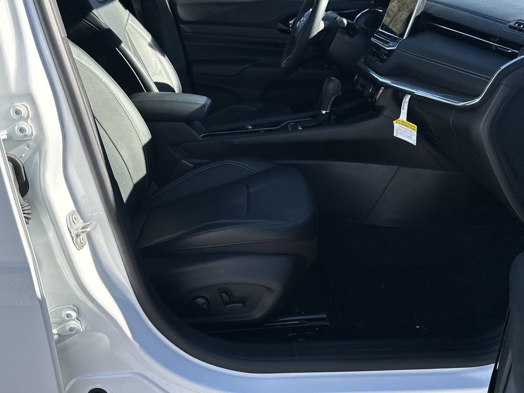 Used 2023 Jeep Compass High Altitude w/ Driver Assist Group I image 14