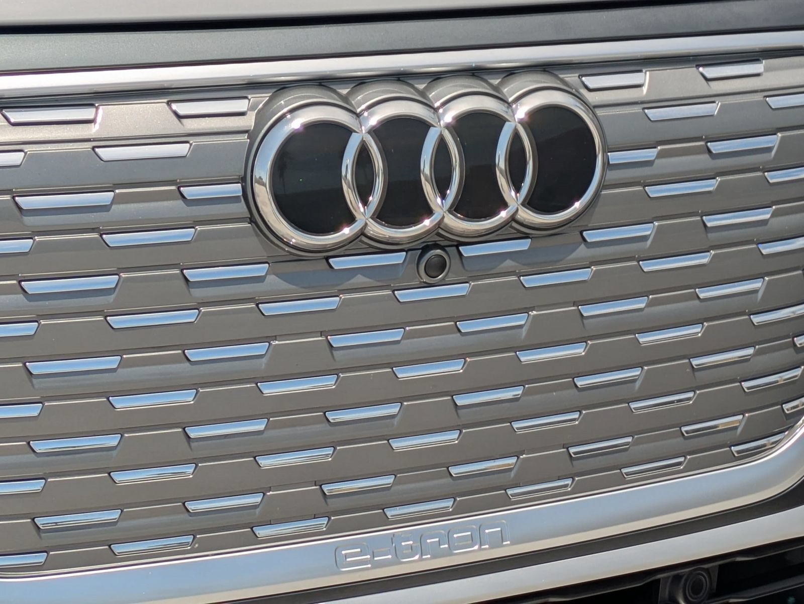 Used 2023 Audi Q4 e-tron Premium w/ Convenience Package AWD/4WD image 25