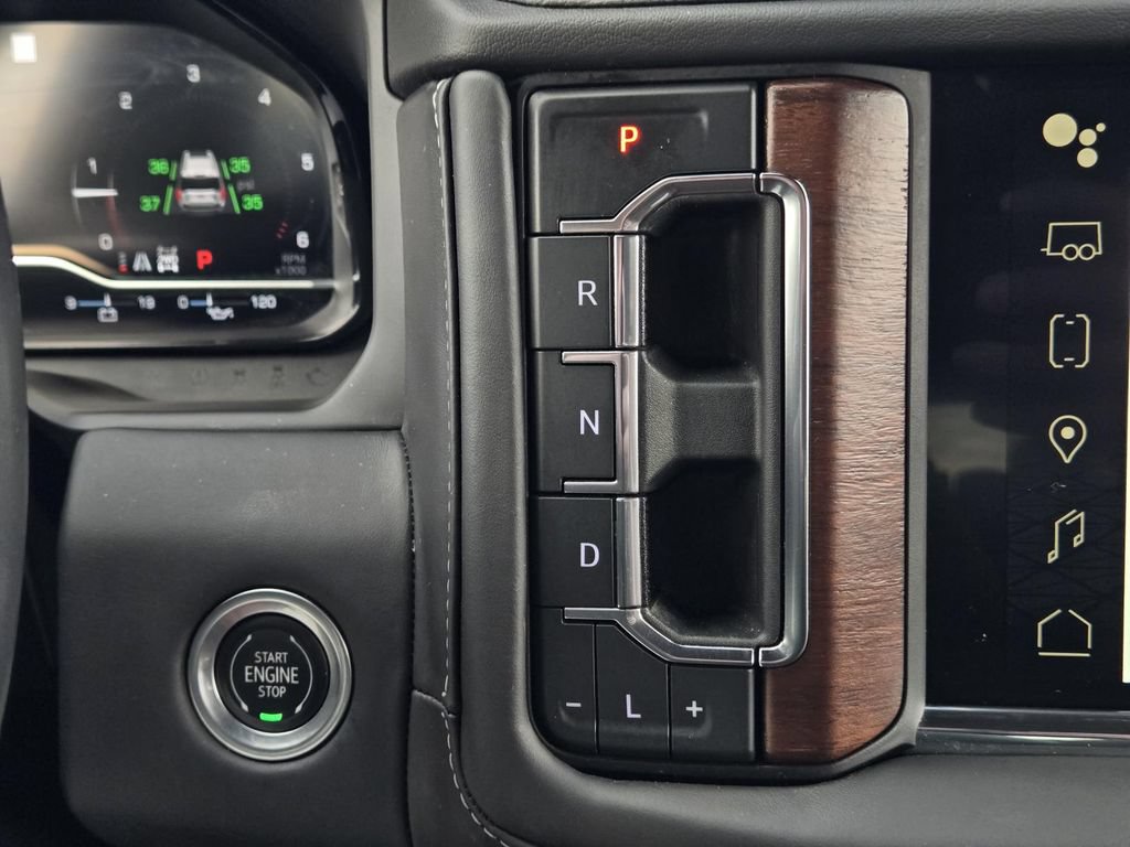 Used 2023 GMC Yukon XL Denali Ultimate AWD/4WD image 14