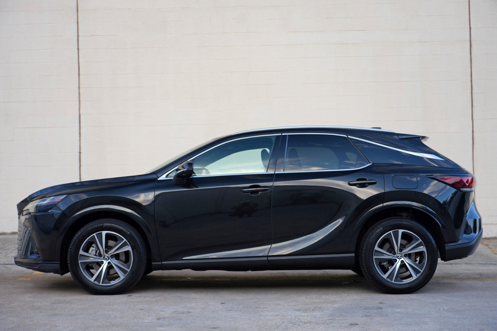 Used 2023 Lexus RX 350 Premium FWD image 9
