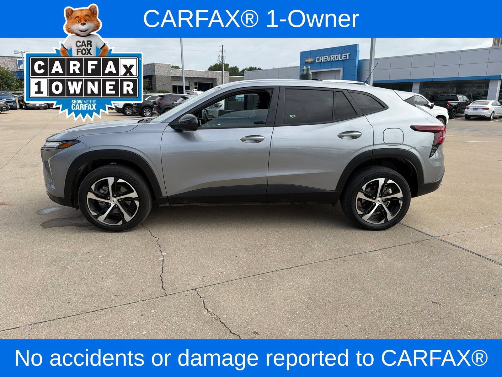 Used 2025 Chevrolet Trax RS w/ Driver Confidence Package FWD image 2