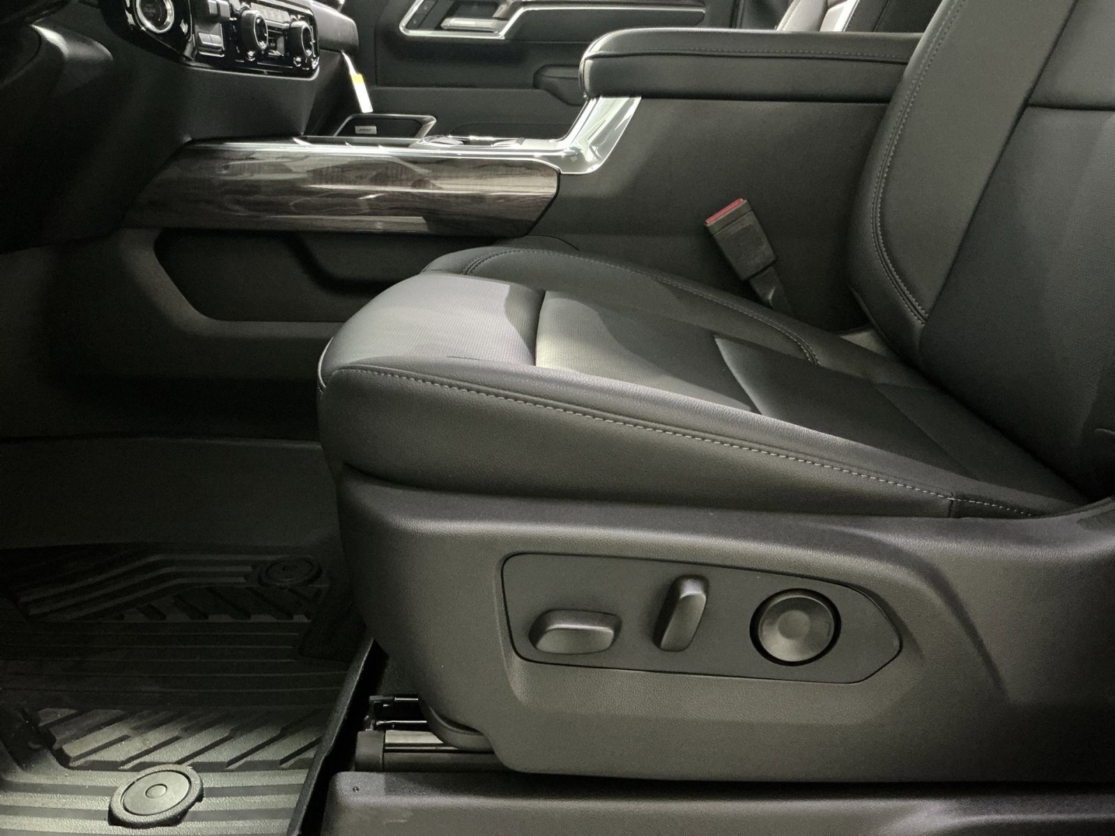 New 2026 Chevrolet Silverado 2500 LTZ w/ LTZ Convenience Package image 22