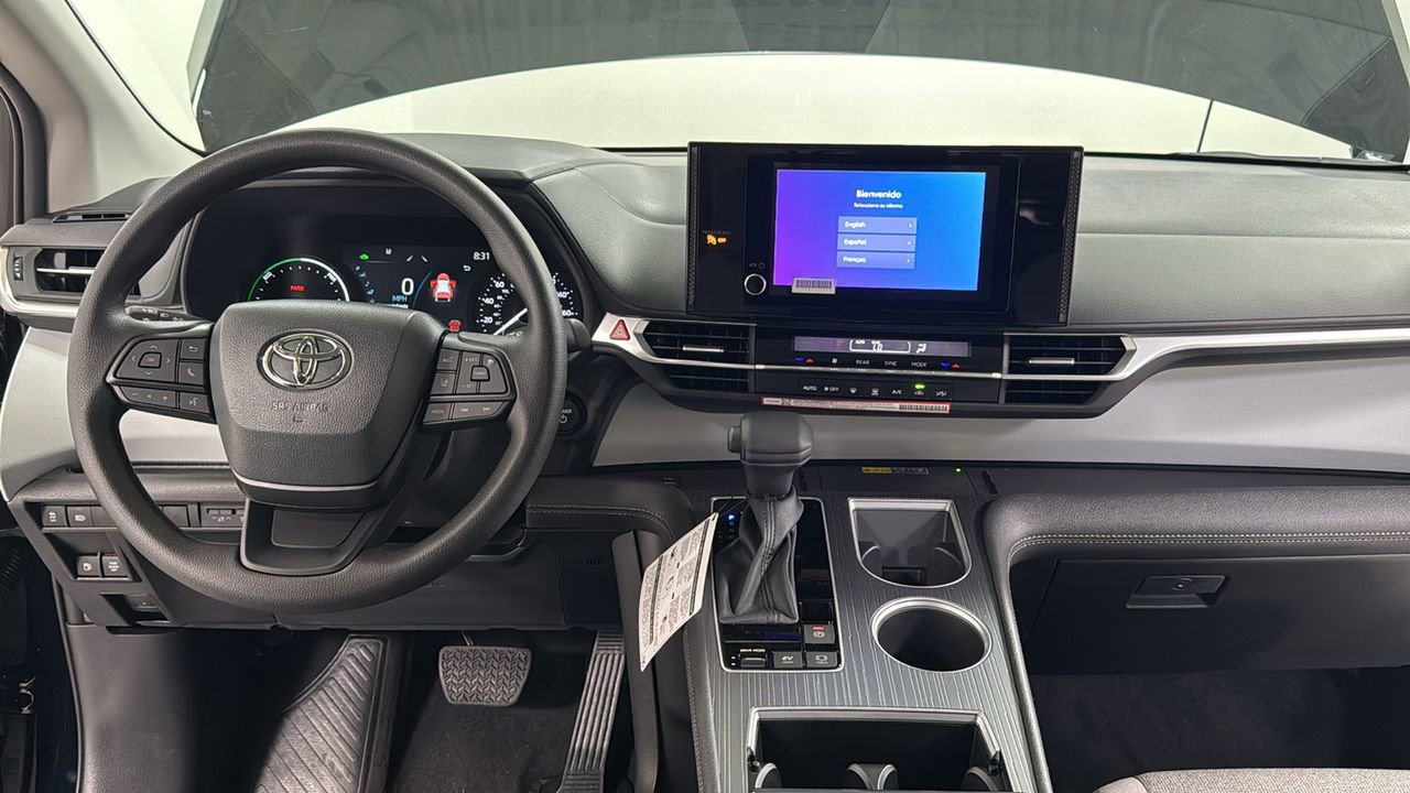 New 2026 Toyota Sienna LE image 9