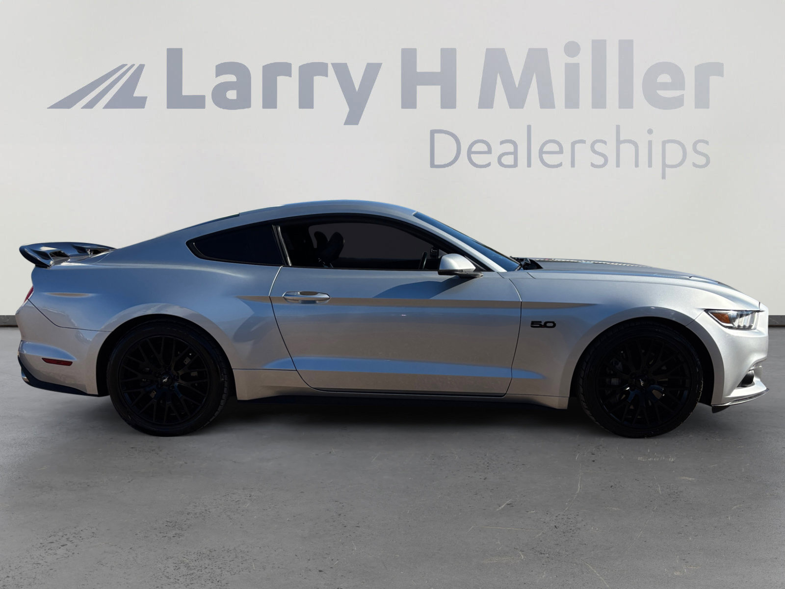 Used 2017 Ford Mustang GT Premium image 6