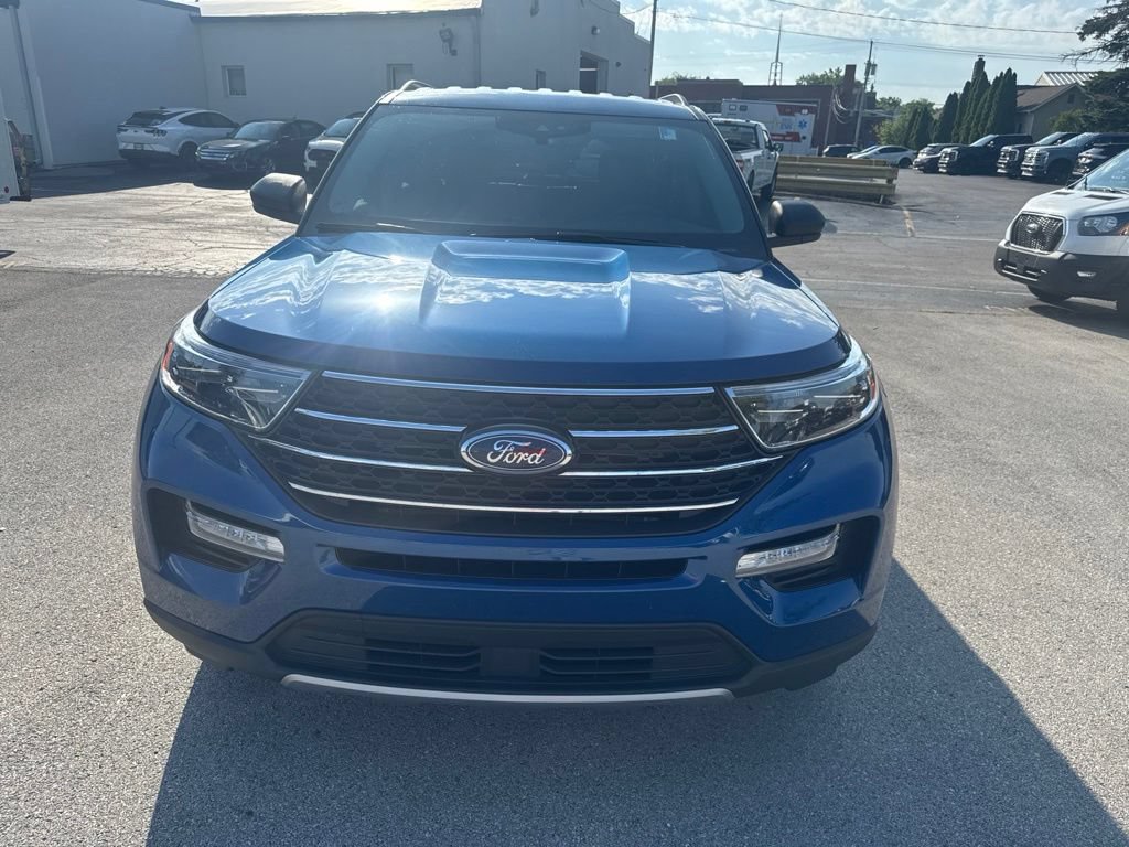 Used 2023 Ford Explorer XLT w/ Equipment Group 202A AWD/4WD image 8