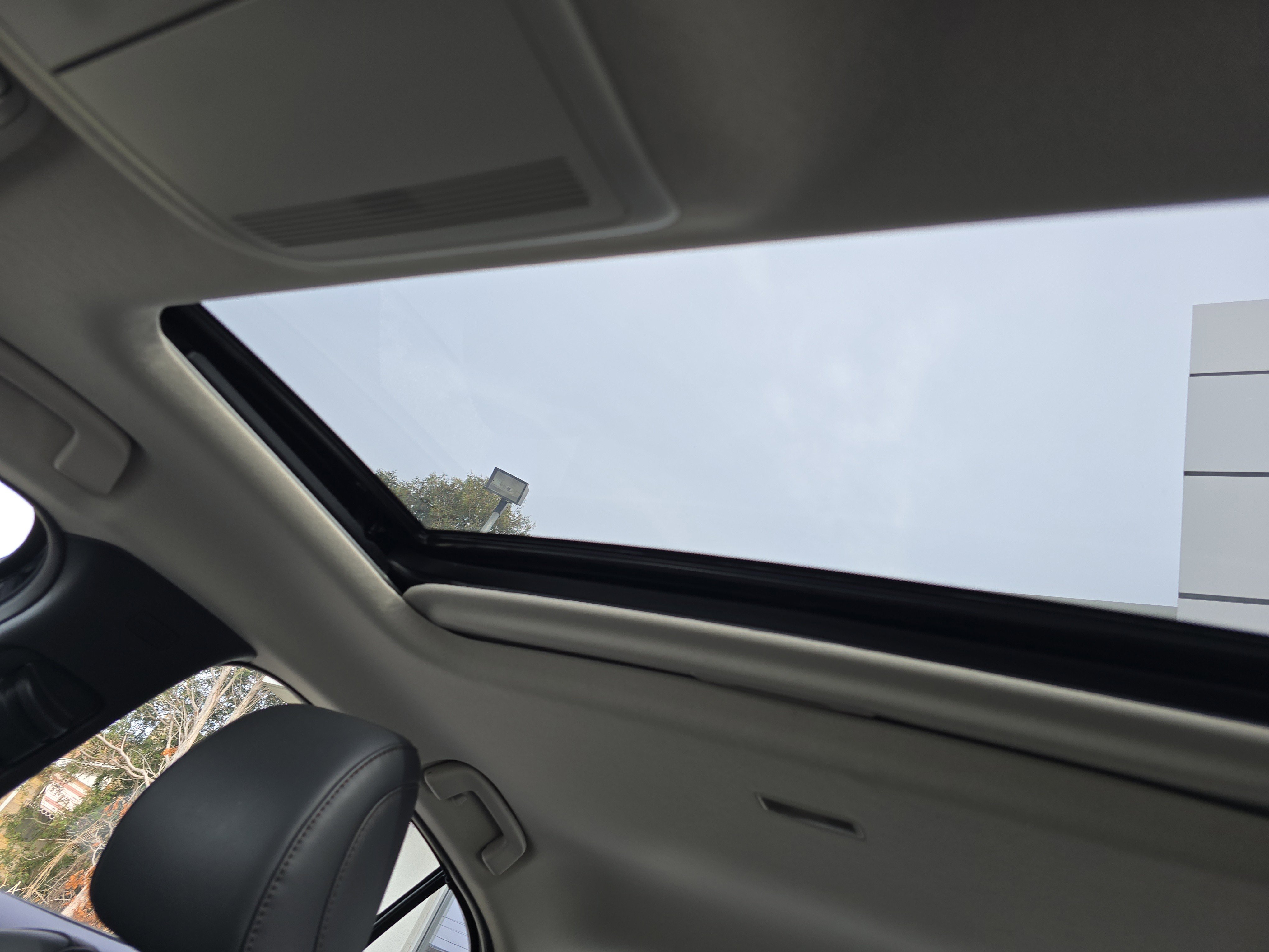 Used 2025 MAZDA MAZDA3 s FWD image 32