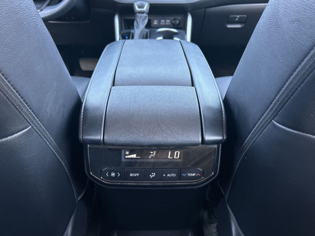 Used 2023 Toyota Highlander XLE image 22