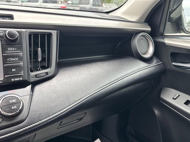 Used 2017 Toyota RAV4 XLE FWD image 38