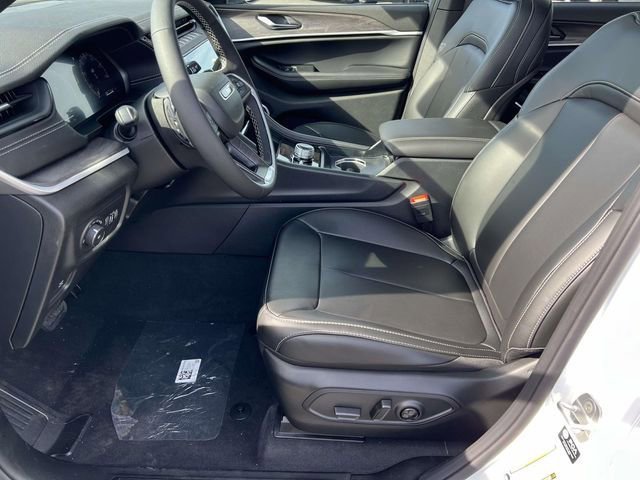 New 2026 Jeep Grand Cherokee L Limited w/ Limited Altitude Package AWD/4WD image 22