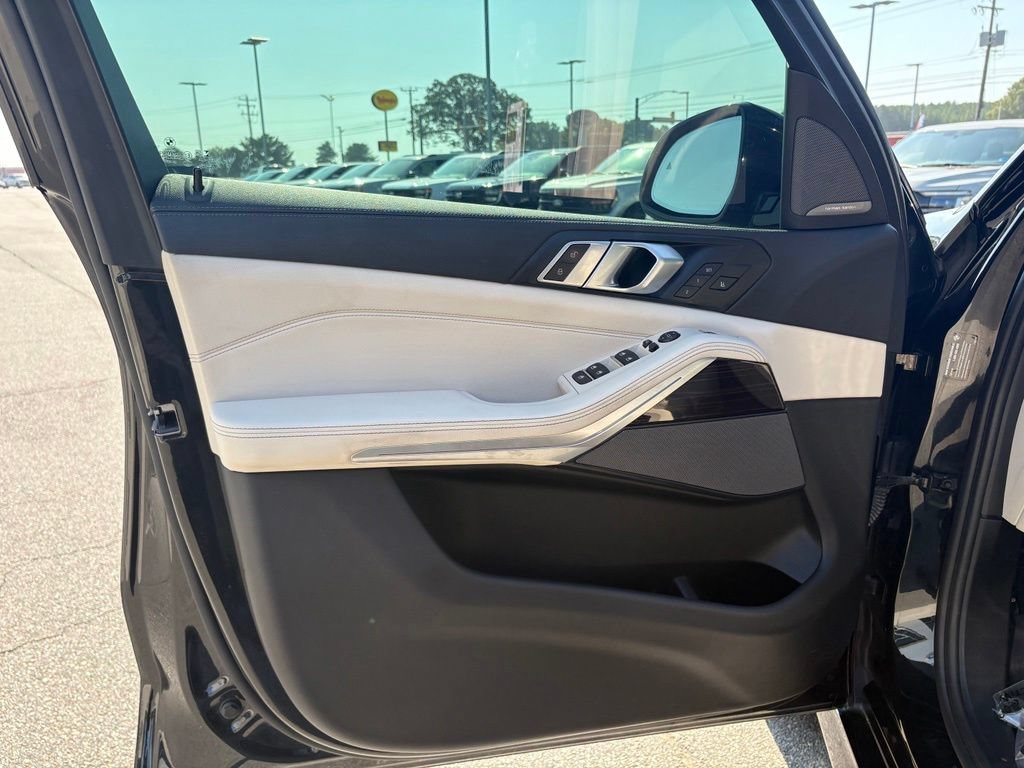 Used 2021 BMW X5 M50i w/ Executive Package AWD/4WD image 13