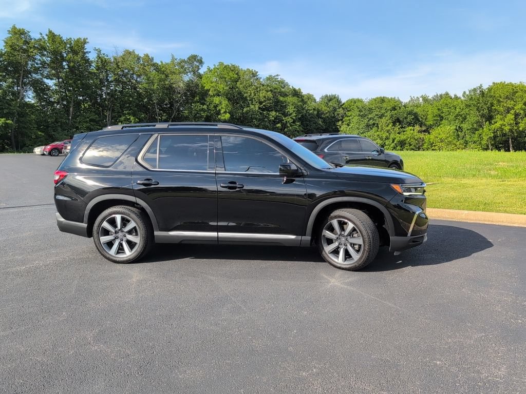 Used 2025 Honda Pilot Elite image 6