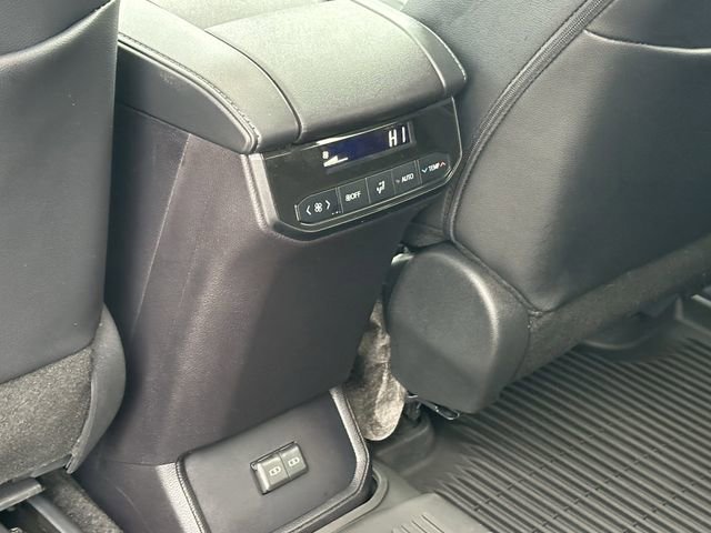 Certified 2024 Toyota Highlander XLE AWD/4WD image 30