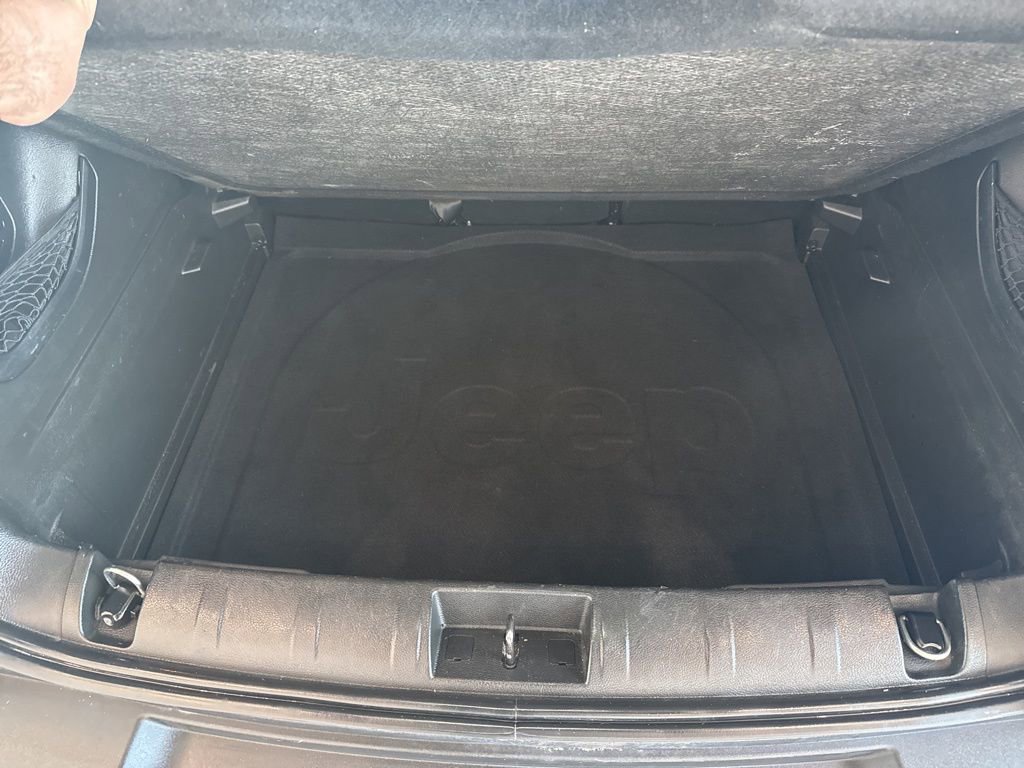 Used 2020 Jeep Renegade Altitude FWD image 10