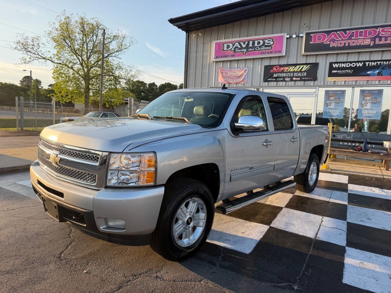 Used 2011 Chevrolet Silverado 1500 LTZ w/ LTZ Plus Package AWD/4WD image 2