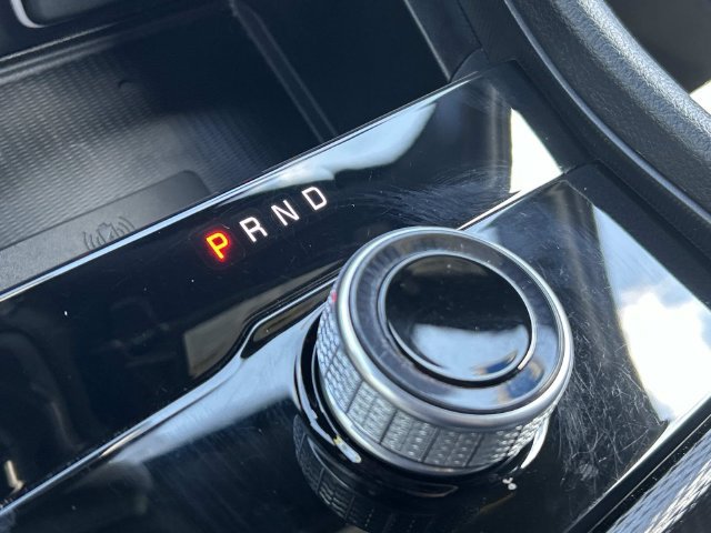 Used 2024 Jeep Grand Cherokee Altitude AWD/4WD image 25