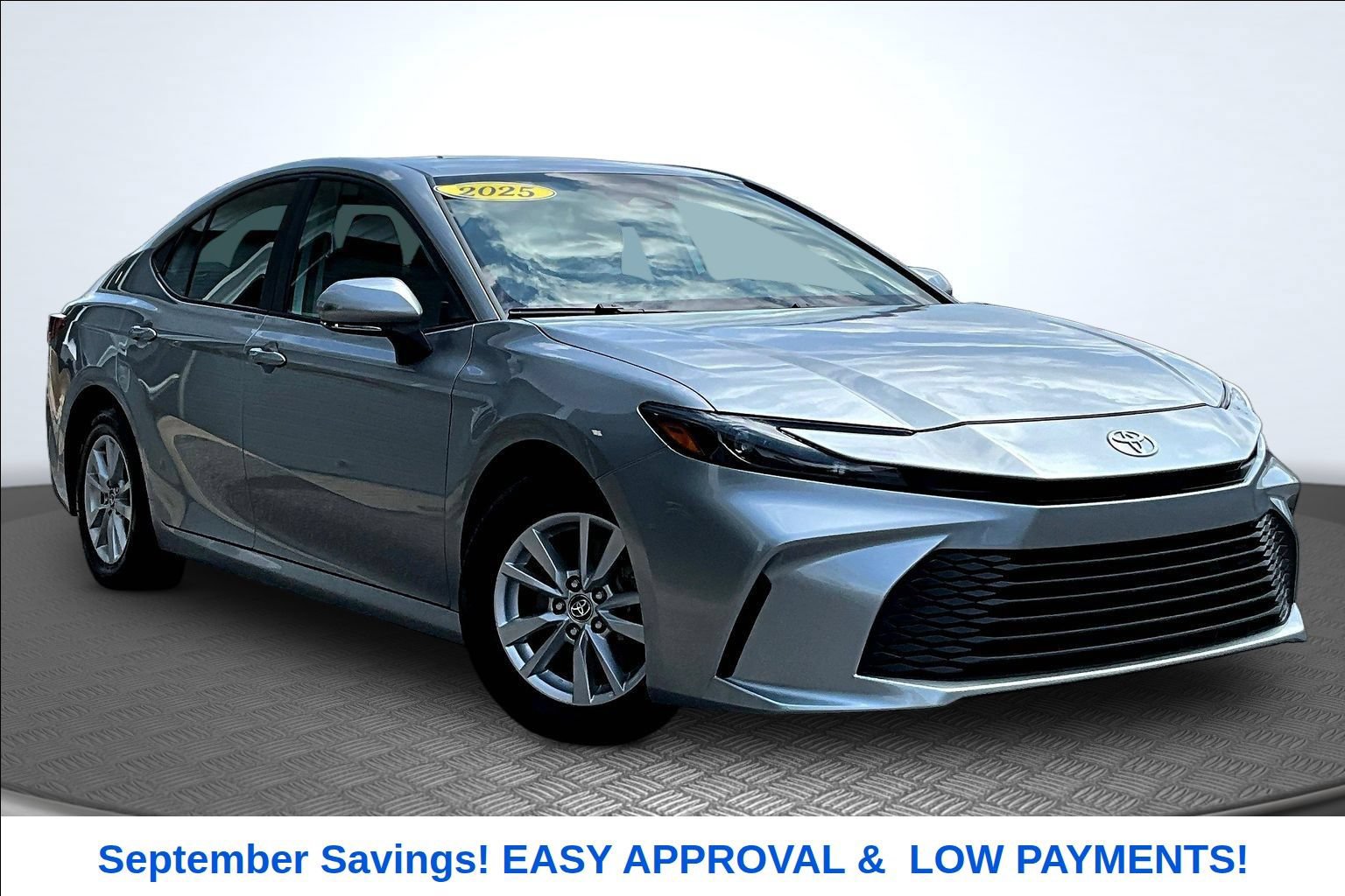 Used 2025 Toyota Camry LE FWD image 2