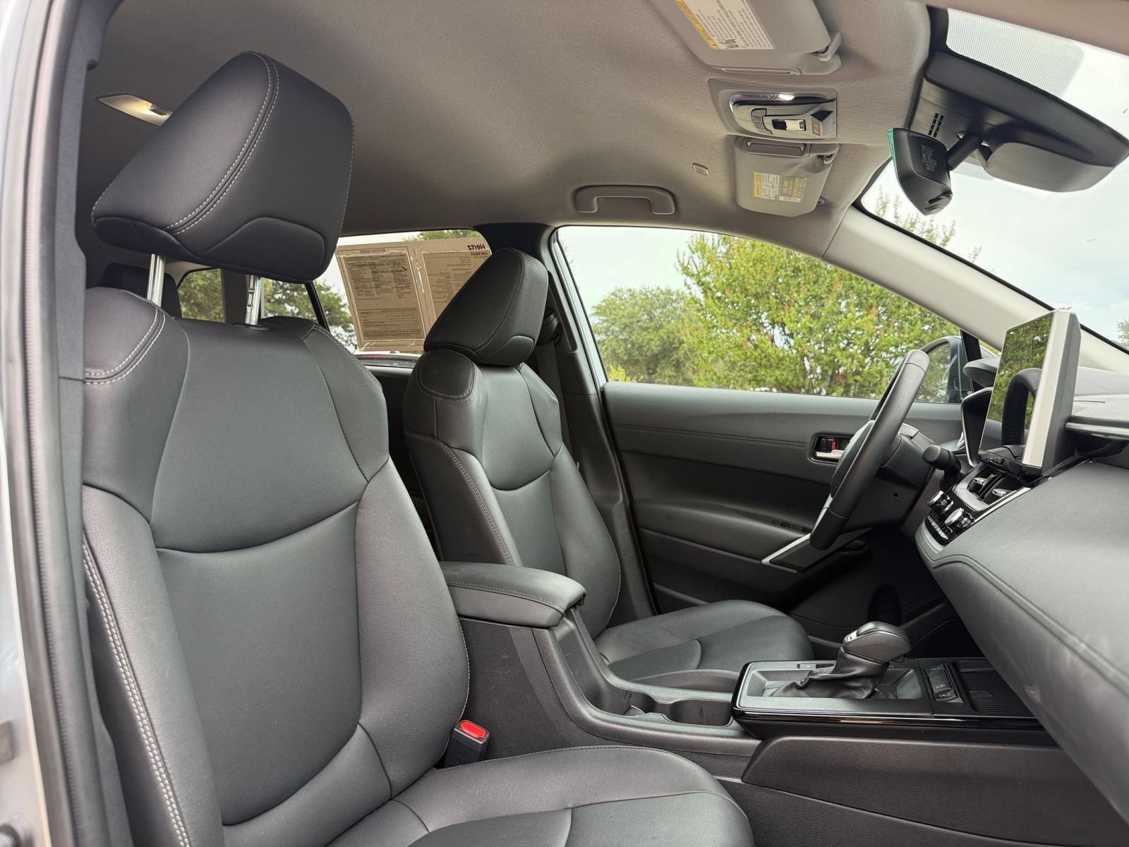 Used 2026 Toyota Corolla Cross XLE FWD image 36