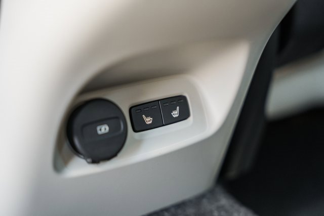 New 2026 Volvo XC40 B5 Plus w/ Protection Package Premier image 34