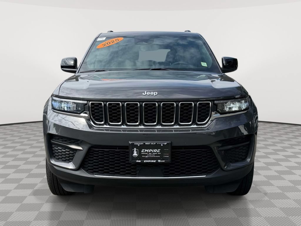 Certified 2025 Jeep Grand Cherokee Laredo AWD/4WD image 2