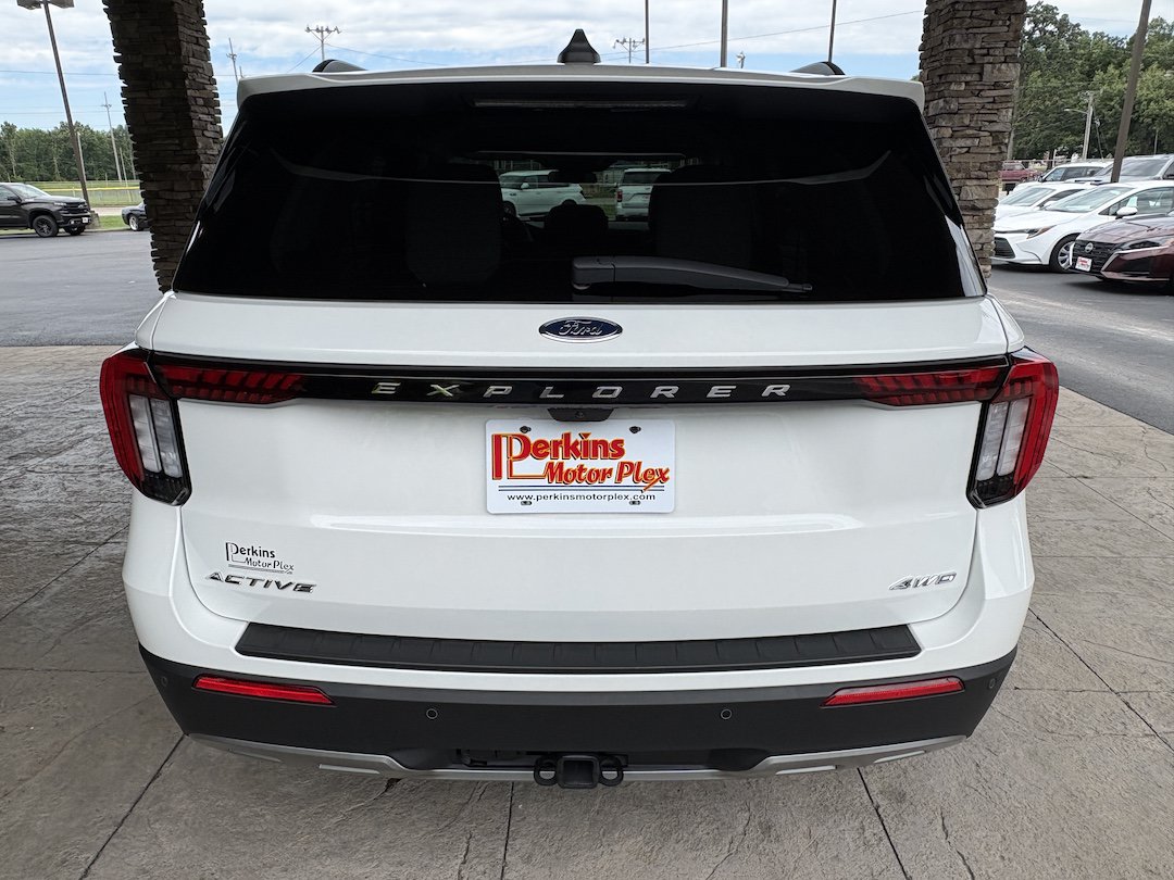 Used 2025 Ford Explorer Active w/ Active Comfort Package AWD/4WD image 7