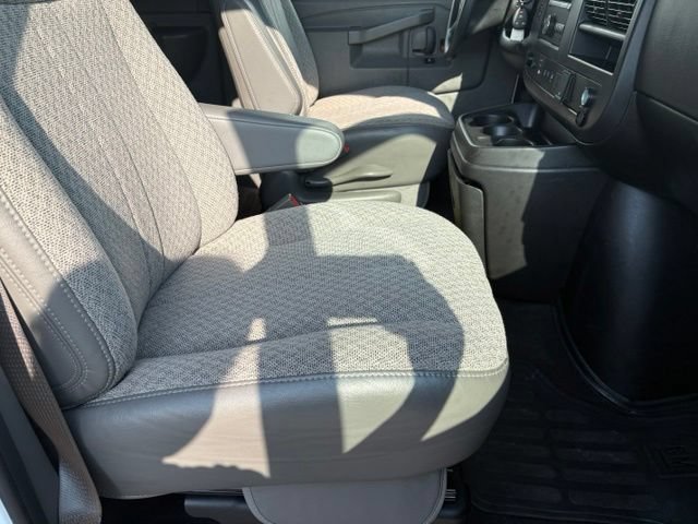 Used 2025 Chevrolet Express 3500 LT w/ LT Preferred Equipment Group RWD image 19