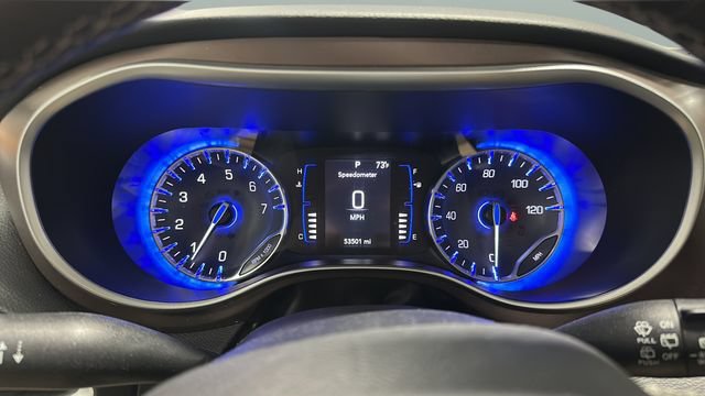 Used 2023 Chrysler Voyager LX FWD image 8