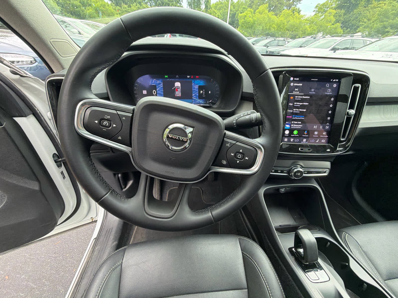 Certified 2025 Volvo XC40 B5 Core AWD/4WD image 27