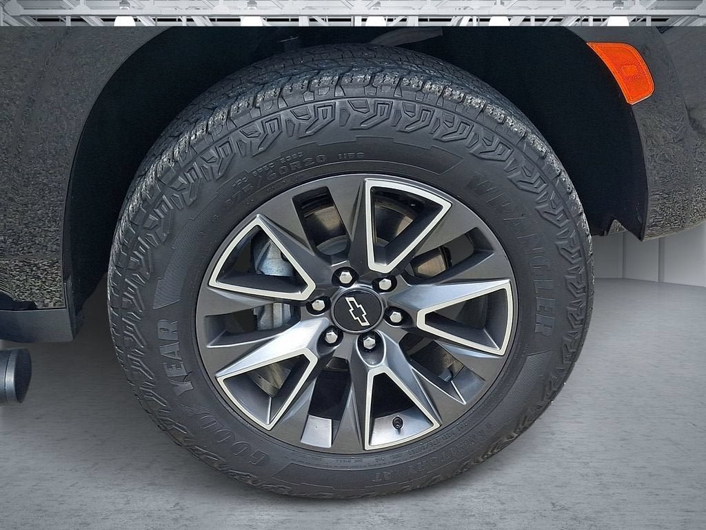 Certified 2024 Chevrolet Tahoe Z71 w/ Luxury Package AWD/4WD image 10