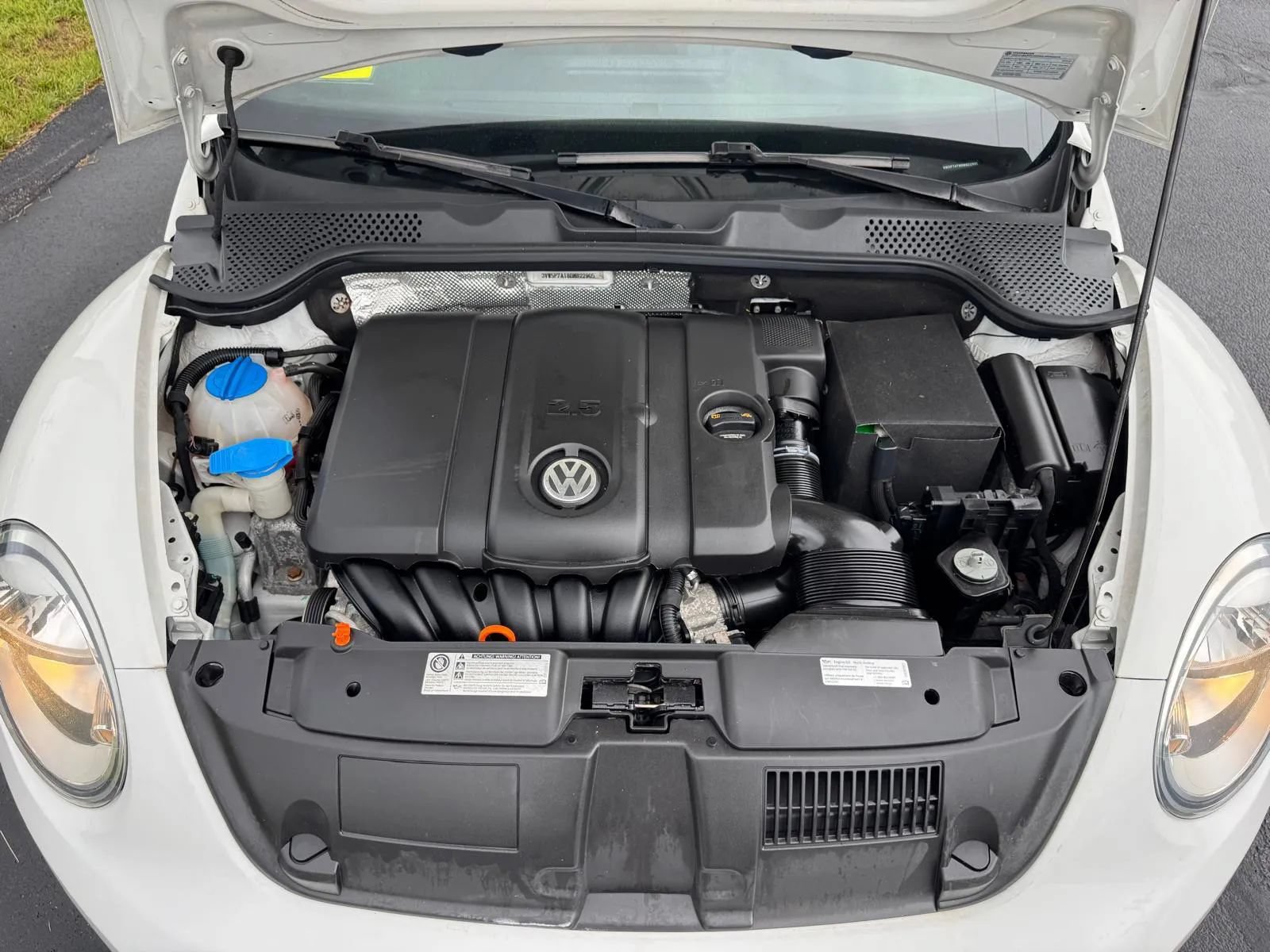 Used 2013 Volkswagen Beetle 2.5 FWD image 17