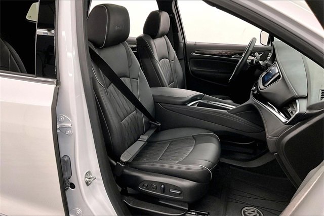 Used 2024 Buick Enclave Avenir image 7