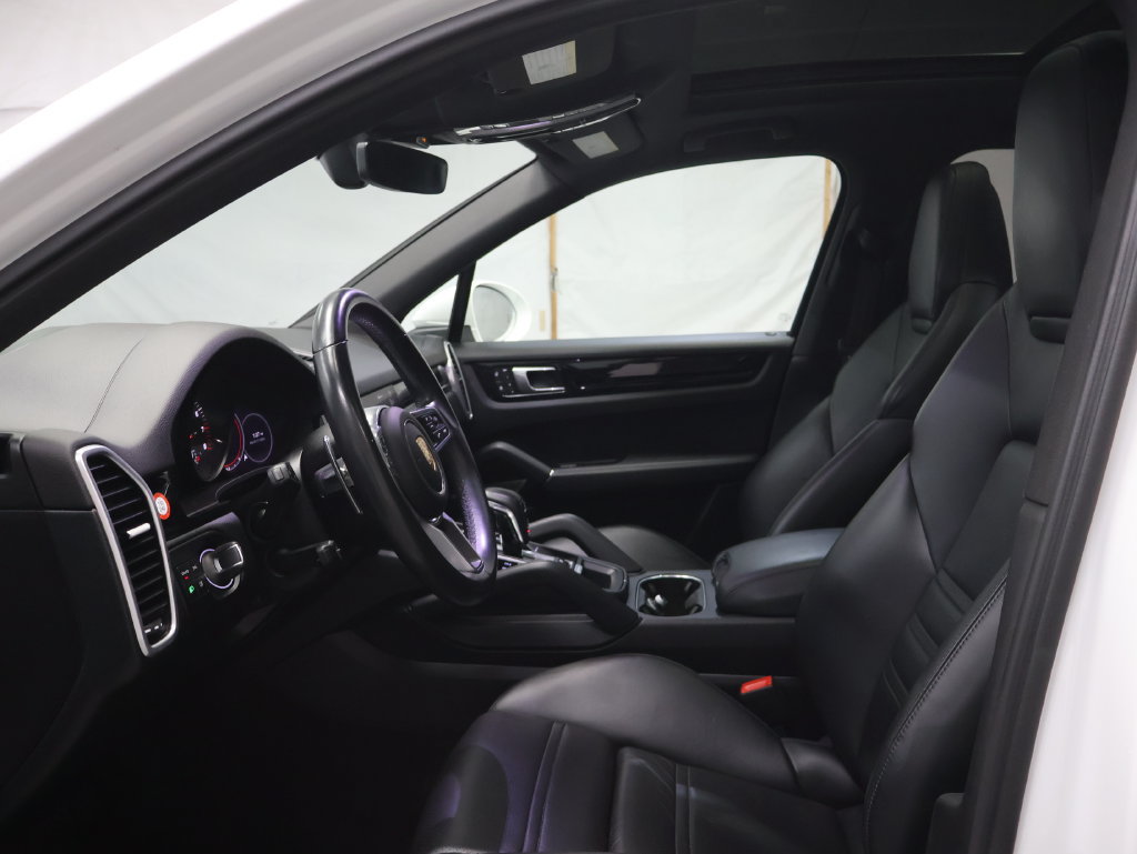 Used 2023 Porsche Cayenne w/ Assistance Package AWD/4WD image 16