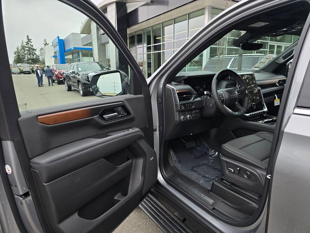 New 2026 GMC Yukon XL Denali w/ Denali Reserve Package image 21