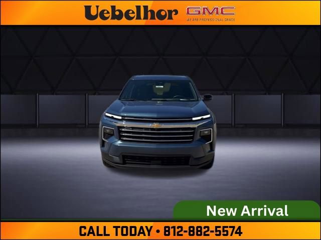 Certified 2025 Chevrolet Traverse LT FWD image 2