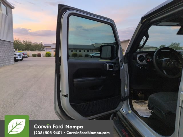 Used 2024 Jeep Wrangler Unlimited Sport AWD/4WD image 10