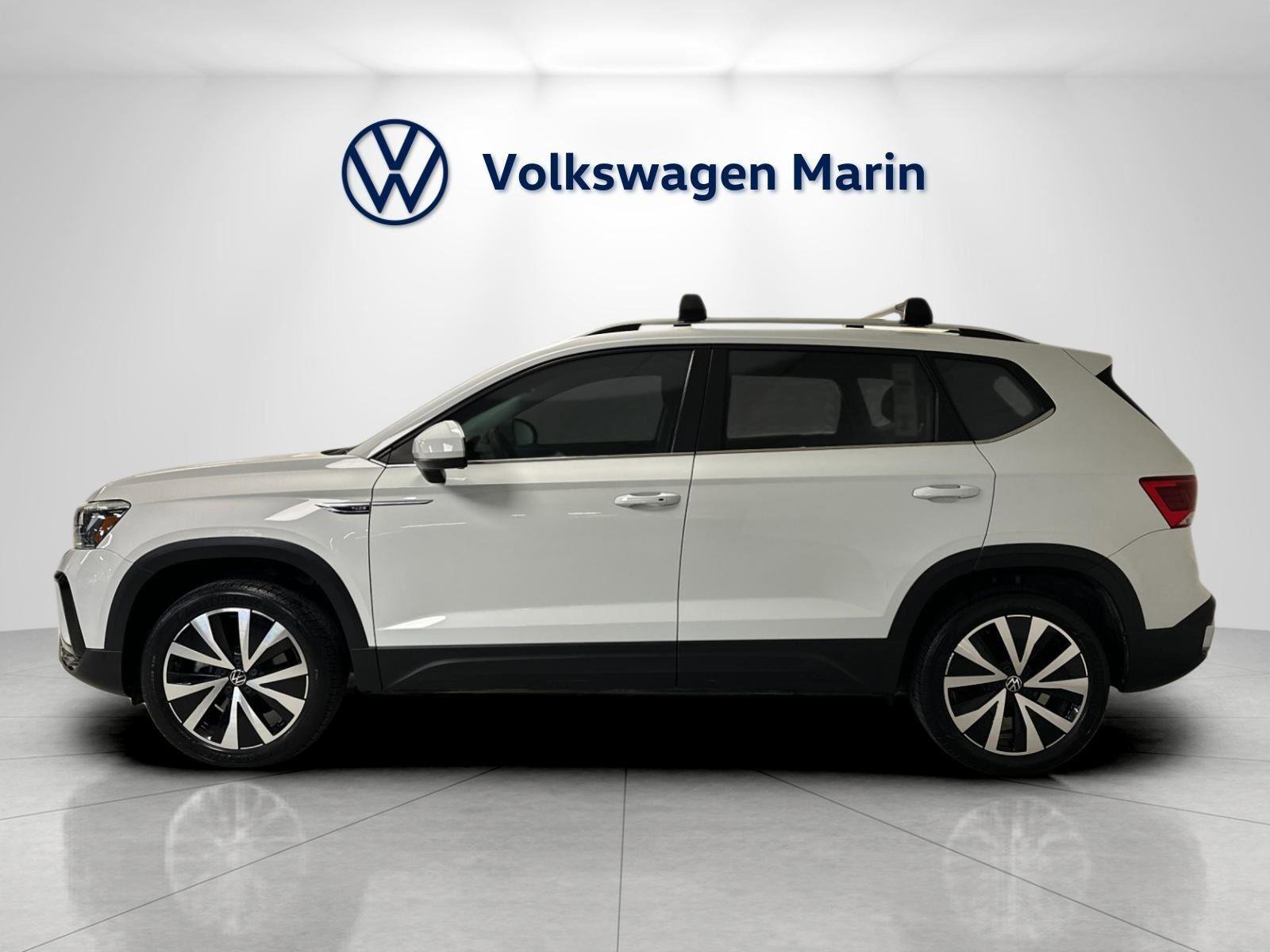 Used 2023 Volkswagen Taos SE FWD image 2