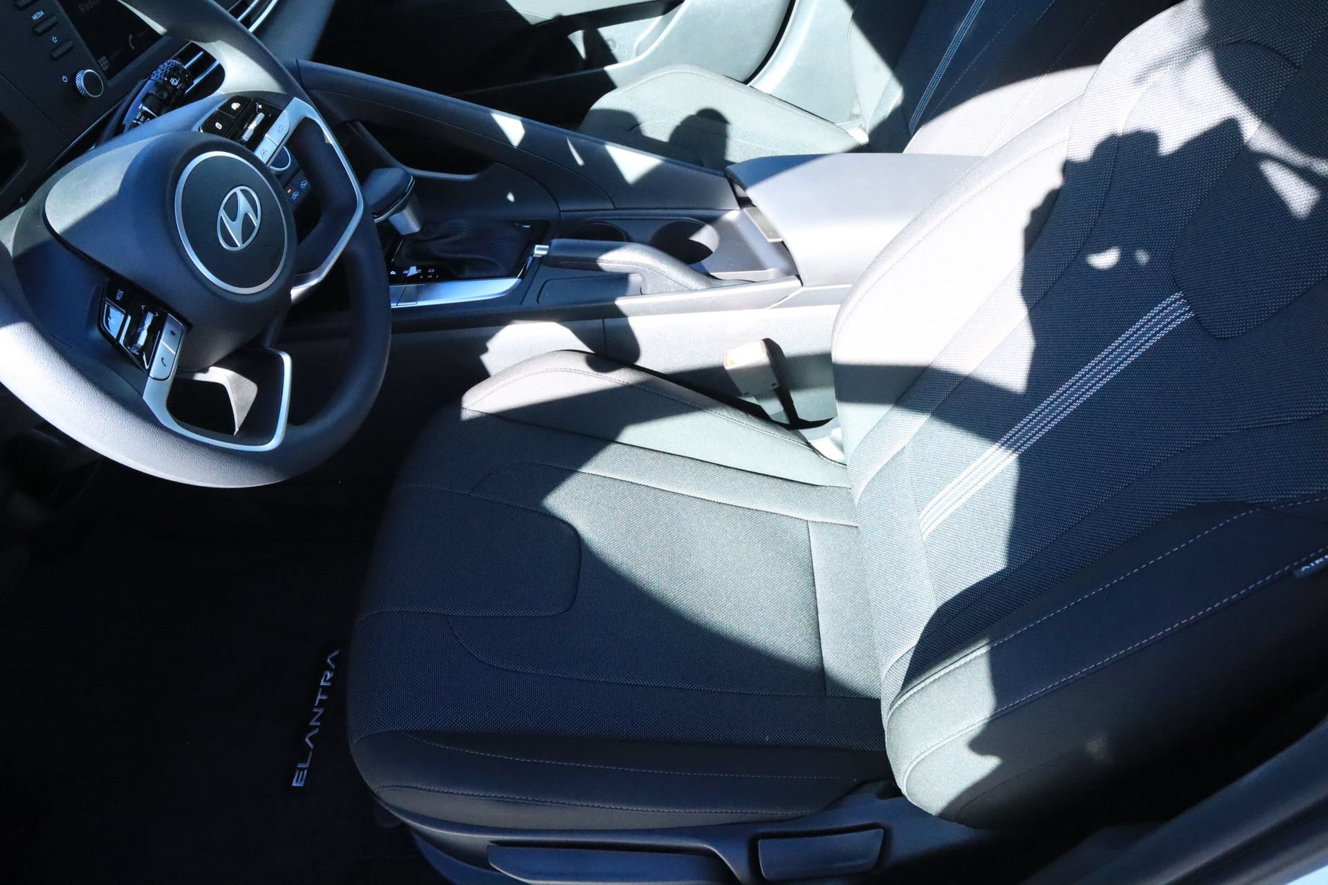 New 2026 Hyundai Elantra SE FWD image 15