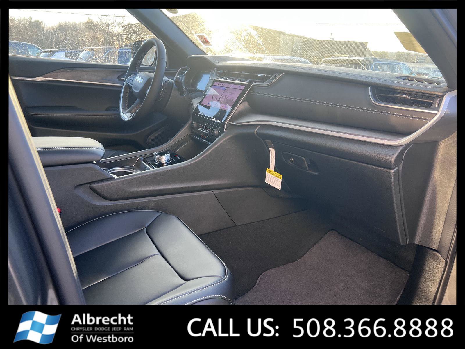 New 2025 Jeep Grand Cherokee Limited image 15