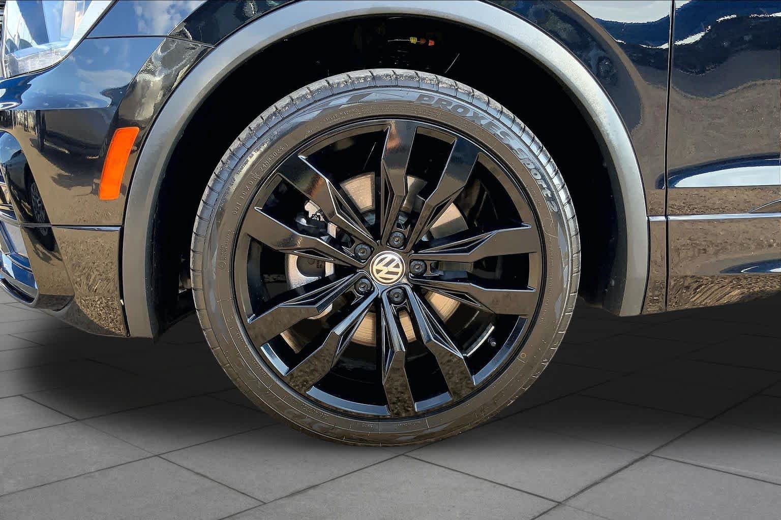Used 2021 Volkswagen Tiguan SE R-Line FWD image 11