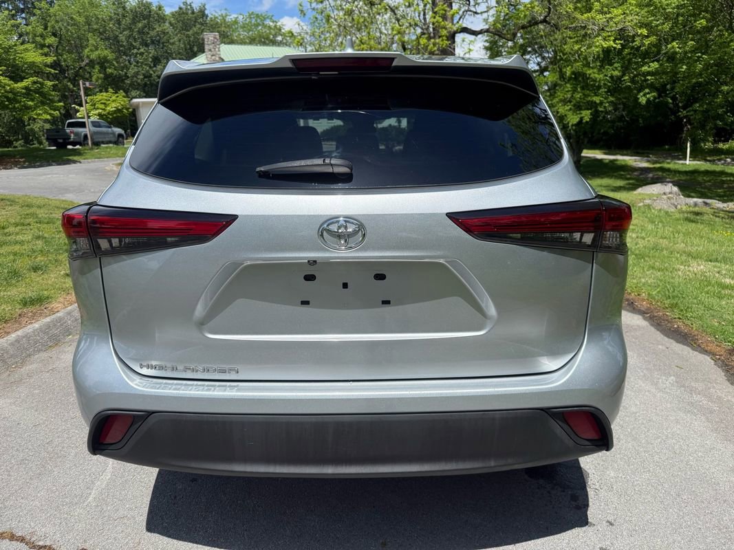 Used 2020 Toyota Highlander L FWD image 8
