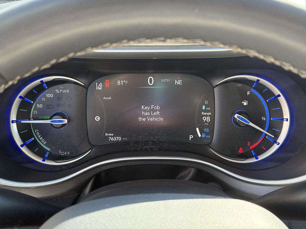 Used 2023 Chrysler Pacifica Touring-L FWD image 10