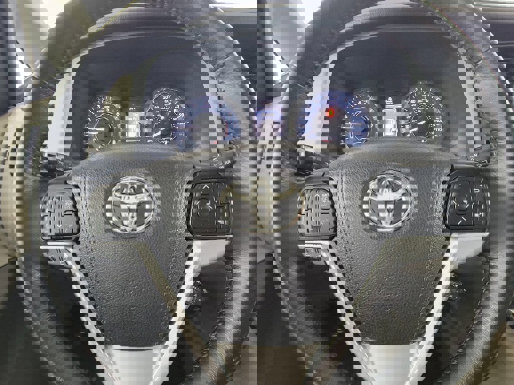 Used 2015 Toyota Sienna XLE Premium image 18