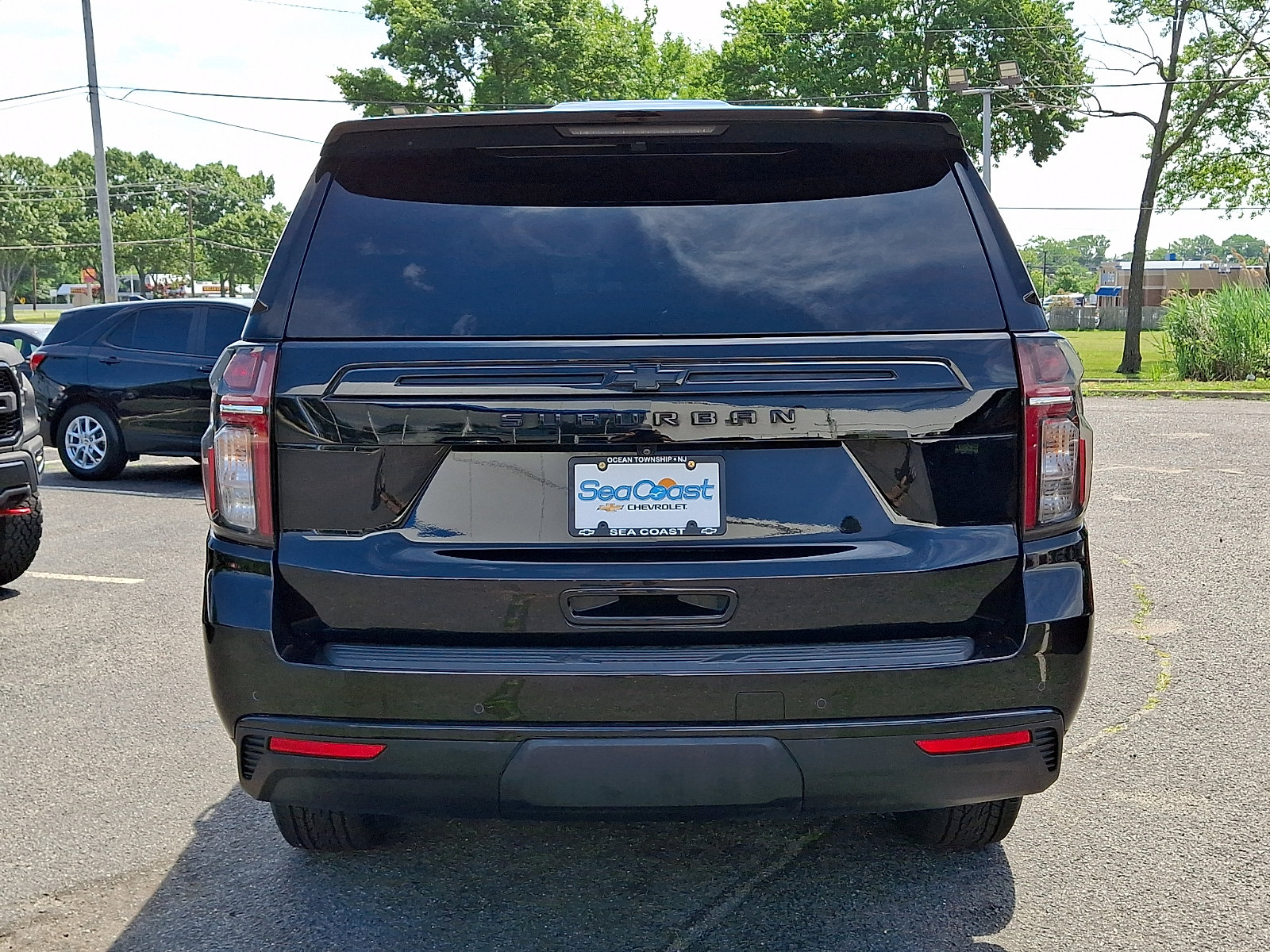 Certified 2024 Chevrolet Suburban RST w/ Luxury Package AWD/4WD image 5