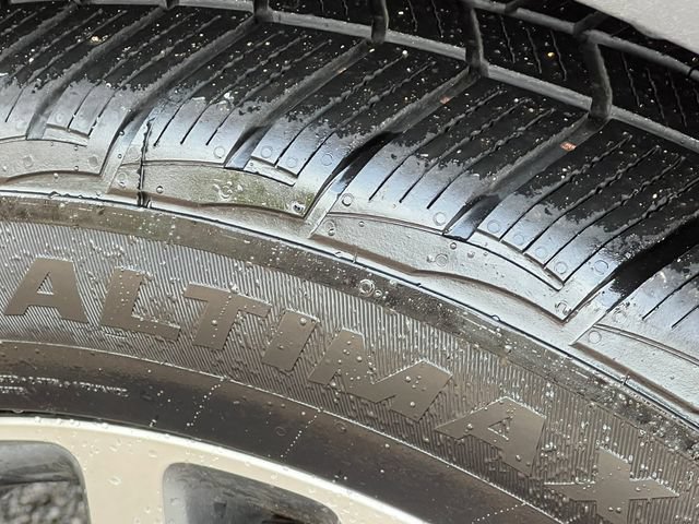 Used 2022 Ford Escape Titanium AWD/4WD image 8
