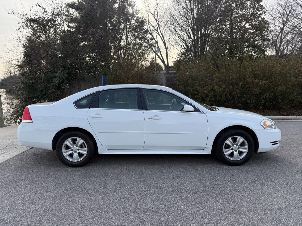 Used 2016 Chevrolet Impala Limited LS image 4