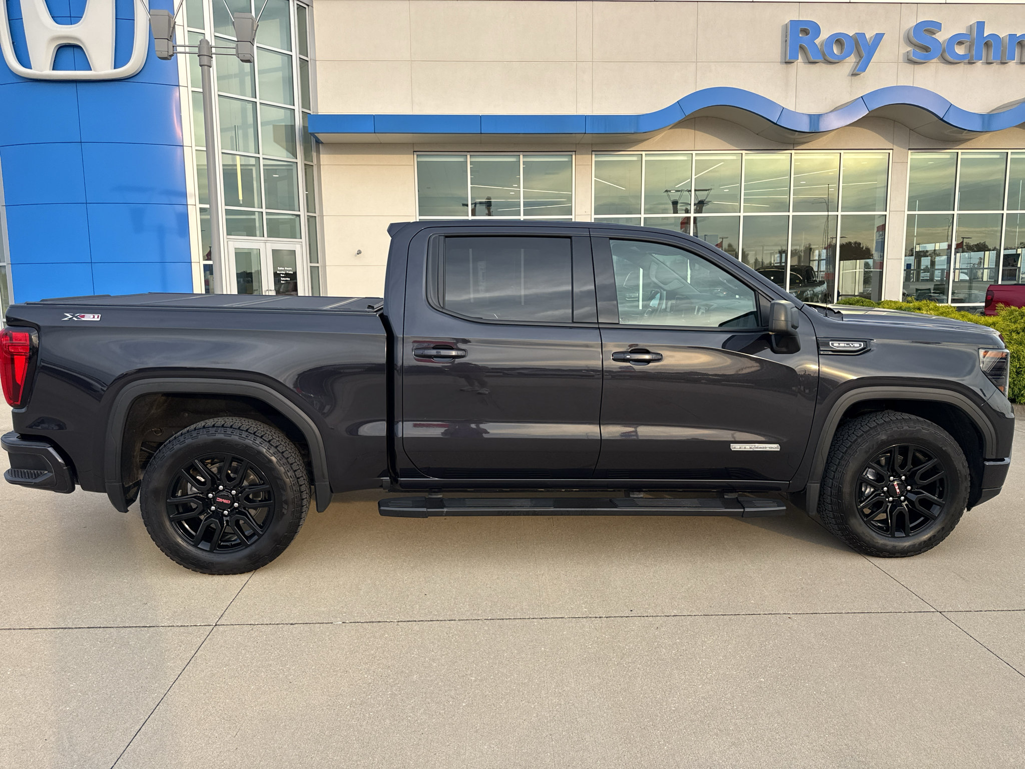 Used 2026 GMC Sierra 1500 Elevation AWD/4WD image 4