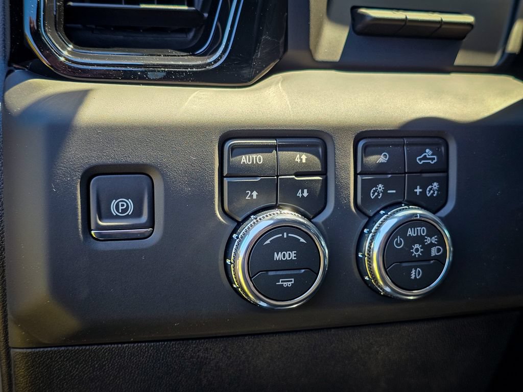 New 2026 GMC Sierra 3500 AT4 w/ AT4 Premium Plus Package AWD/4WD image 17