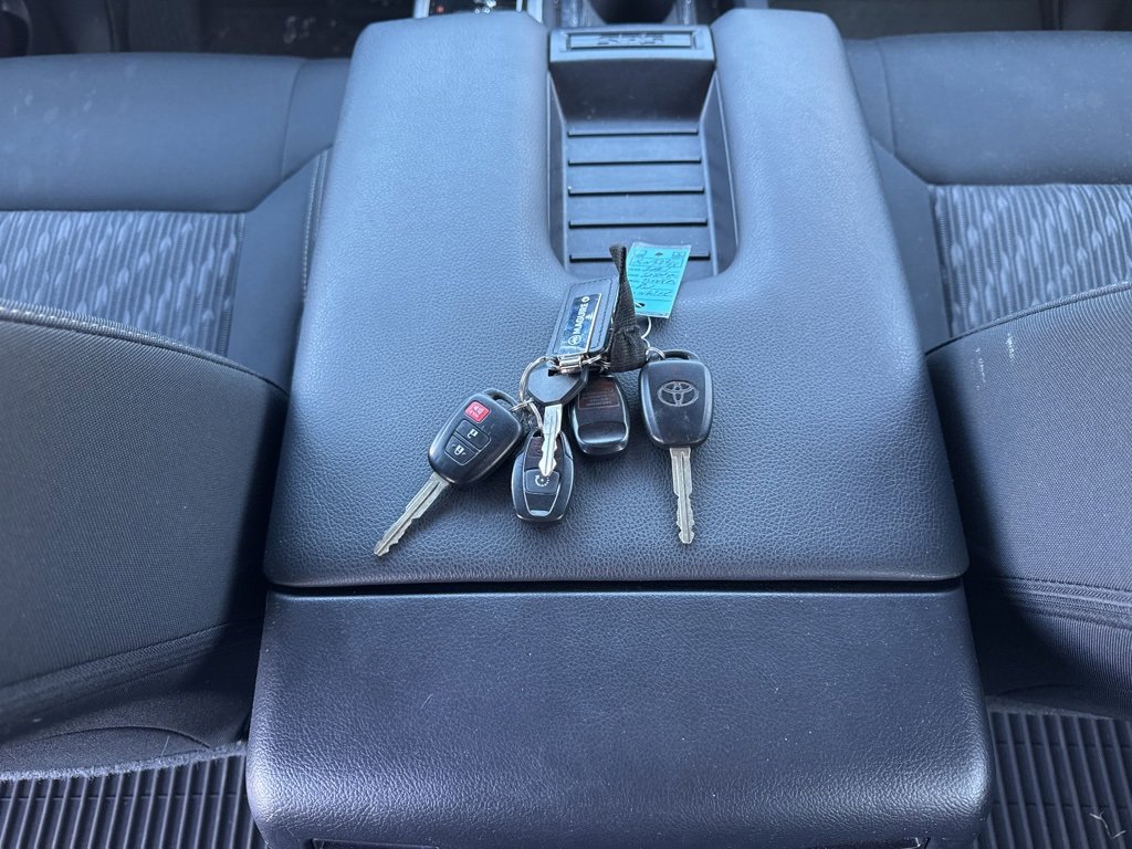 Used 2021 Toyota Tundra SR5 w/ Trail Edition image 10