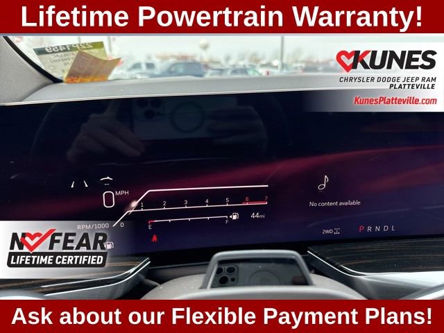 Used 2025 Cadillac Escalade Premium Luxury AWD/4WD image 24