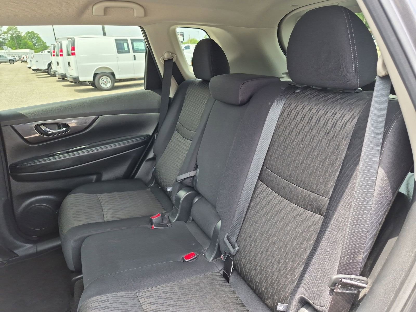 Used 2020 Nissan Rogue SV FWD image 23