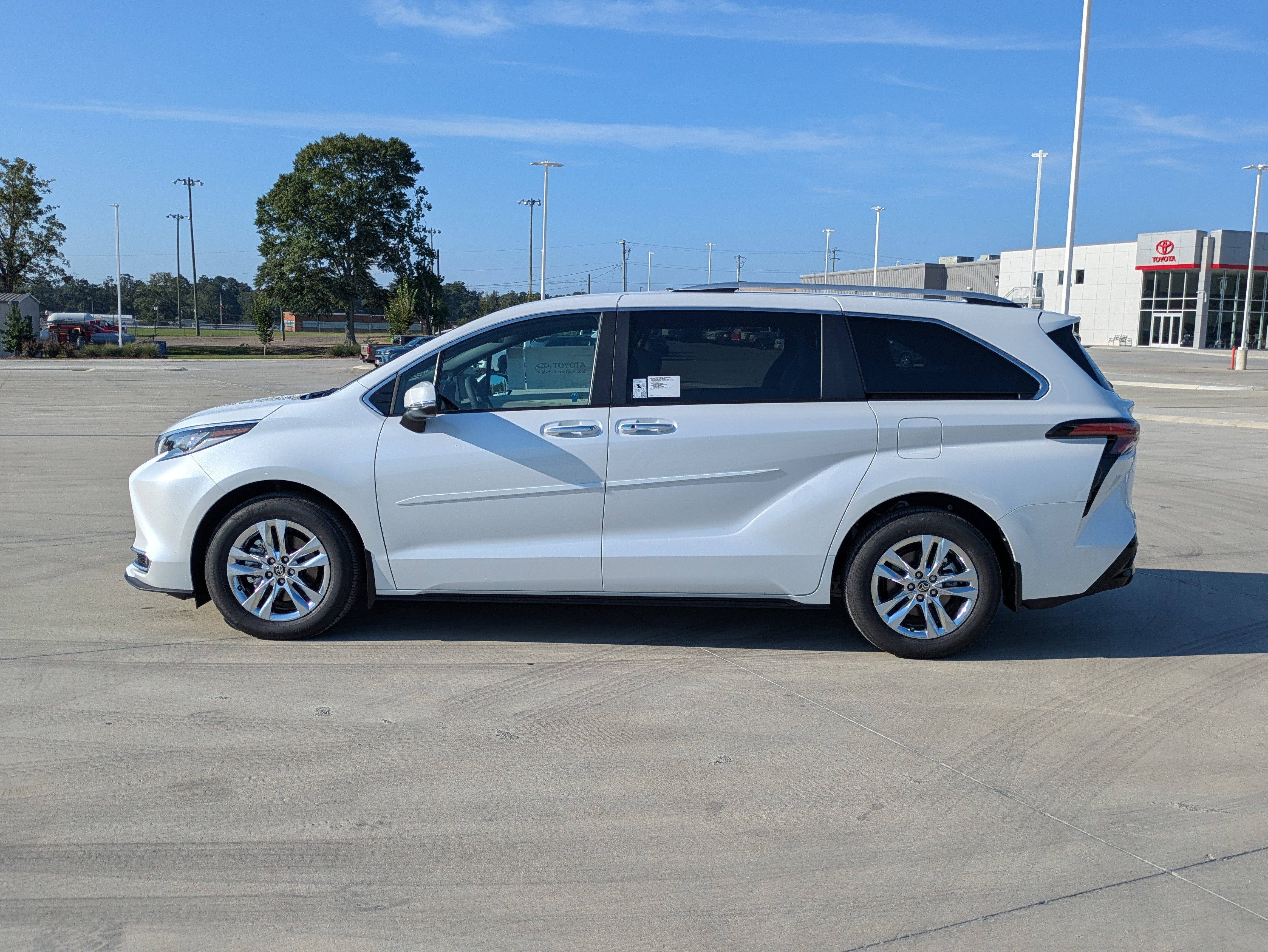 New 2026 Toyota Sienna Limited AWD/4WD image 2